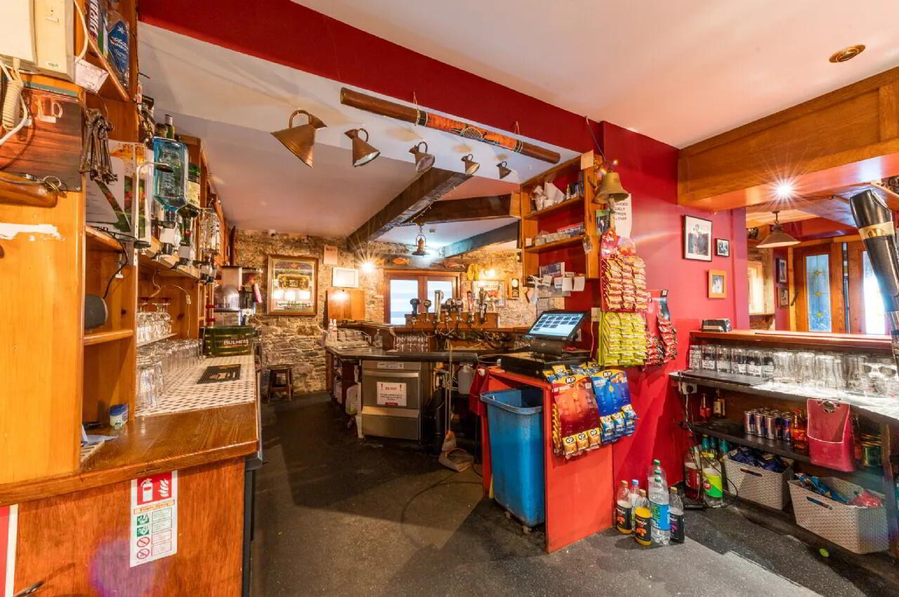 The Saratoga Bar, B&b Accommodation 5 of 38