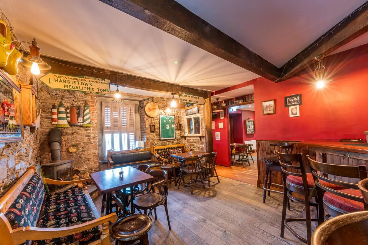 The Saratoga Bar, B&b Accommodation 7 of 38