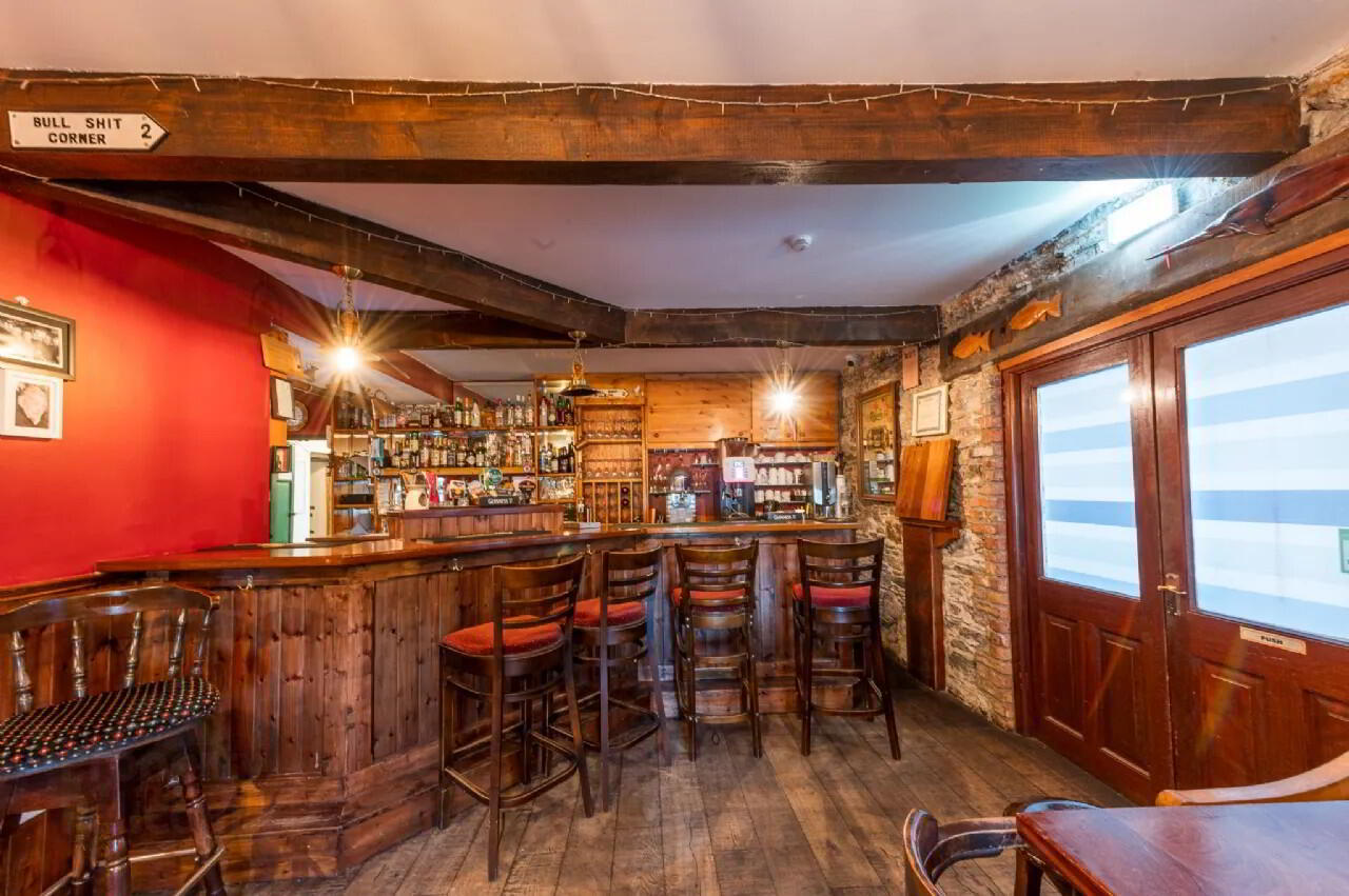 The Saratoga Bar, B&b Accommodation 8 of 38