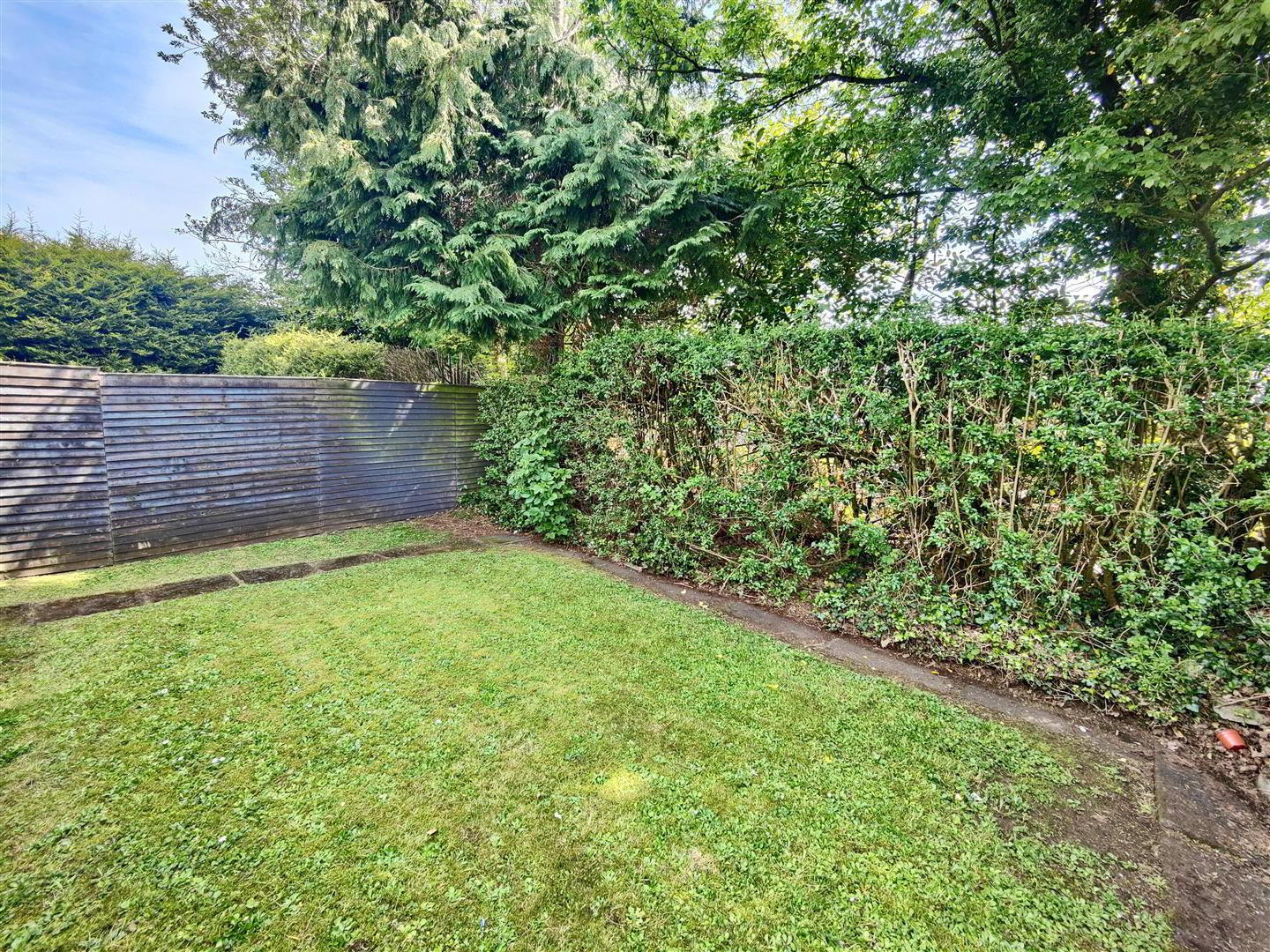 15 Springvale Gardens 25 of 30