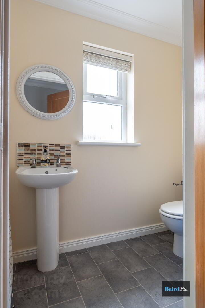 10 Westclare Court 16 of 34