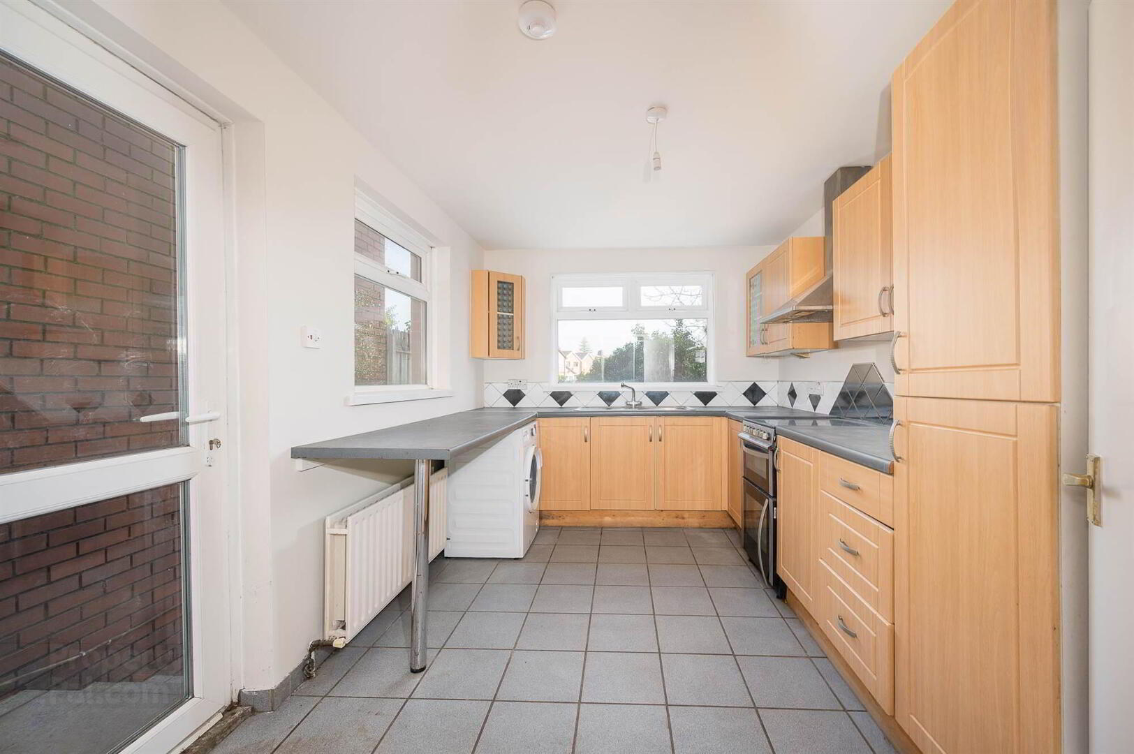 63 Upper Dunmurry Lane 6 of 21