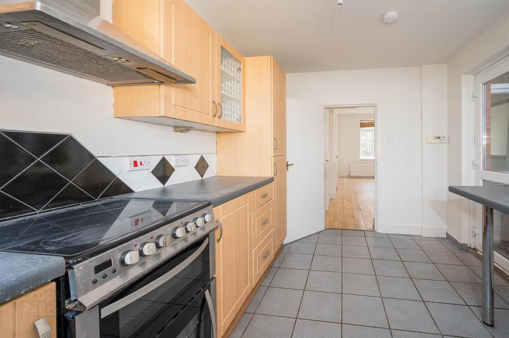 63 Upper Dunmurry Lane 7 of 21