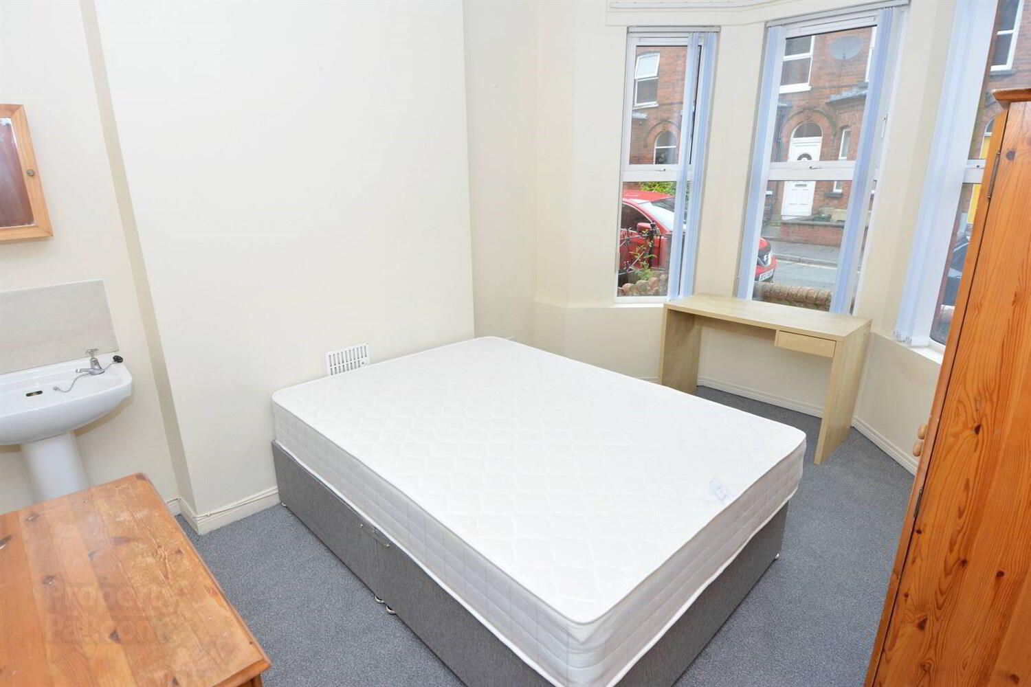 9 Landseer Street 2 of 9