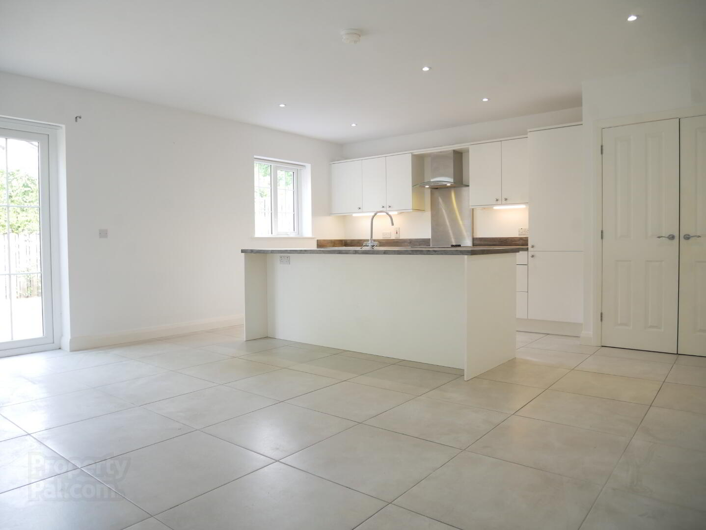 8 Silverhill Demesne 3 of 15