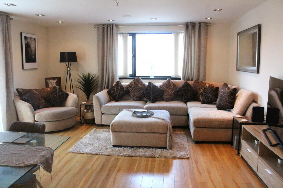 Apartment 4 Park Avenue Mews 2 of 6