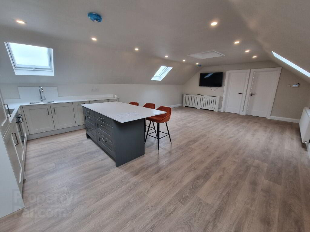 18a Dunygarton Road 6 of 16