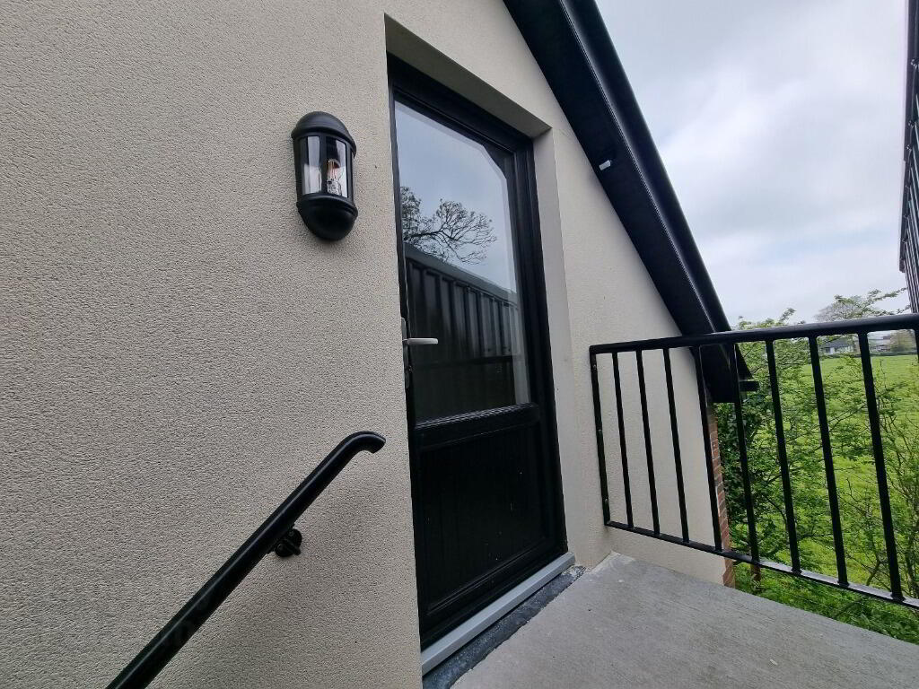 18a Dunygarton Road 2 of 16