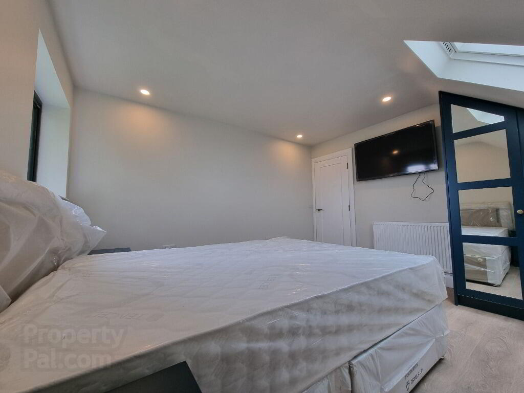 18a Dunygarton Road 14 of 16