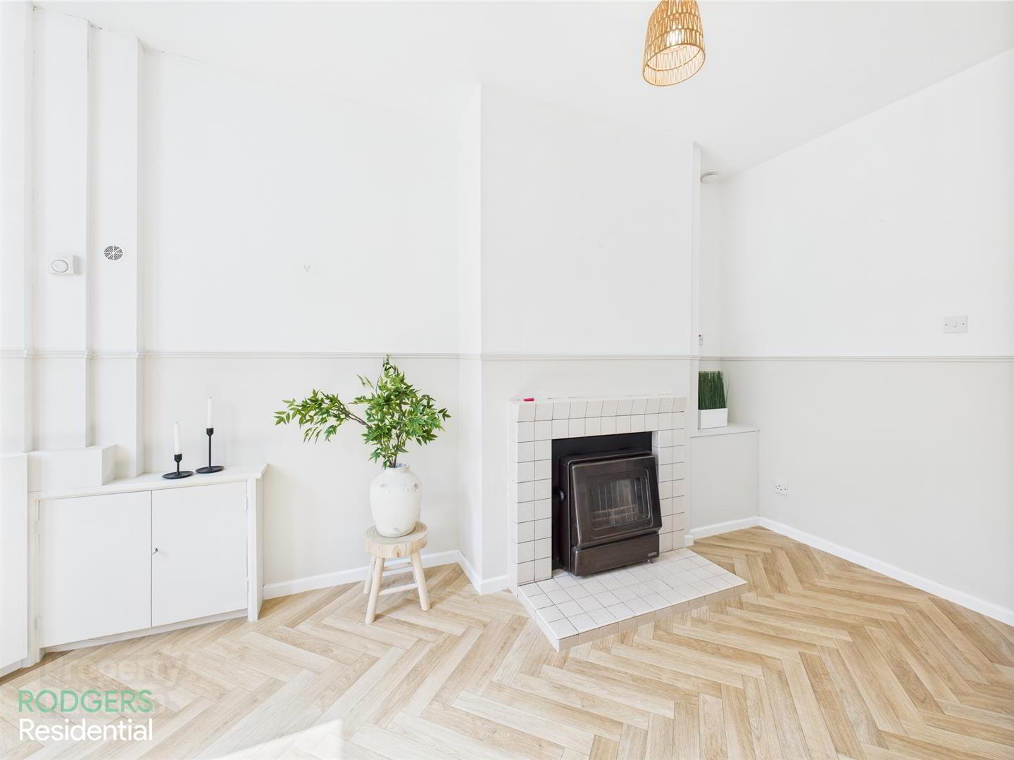 40 Glenvarlock Street 3 of 11
