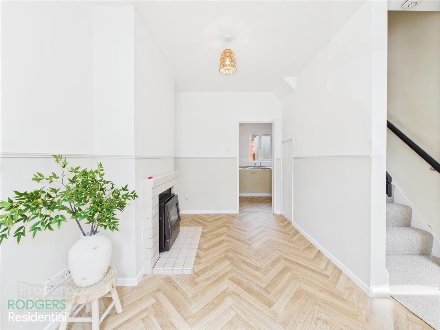 40 Glenvarlock Street 4 of 11