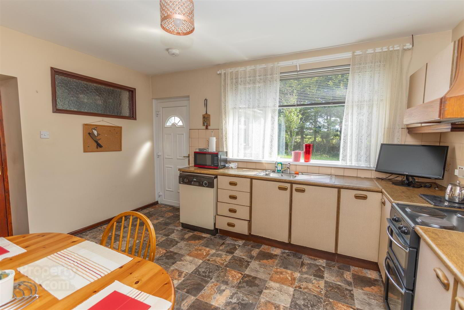 291 Newry Road 10 of 38