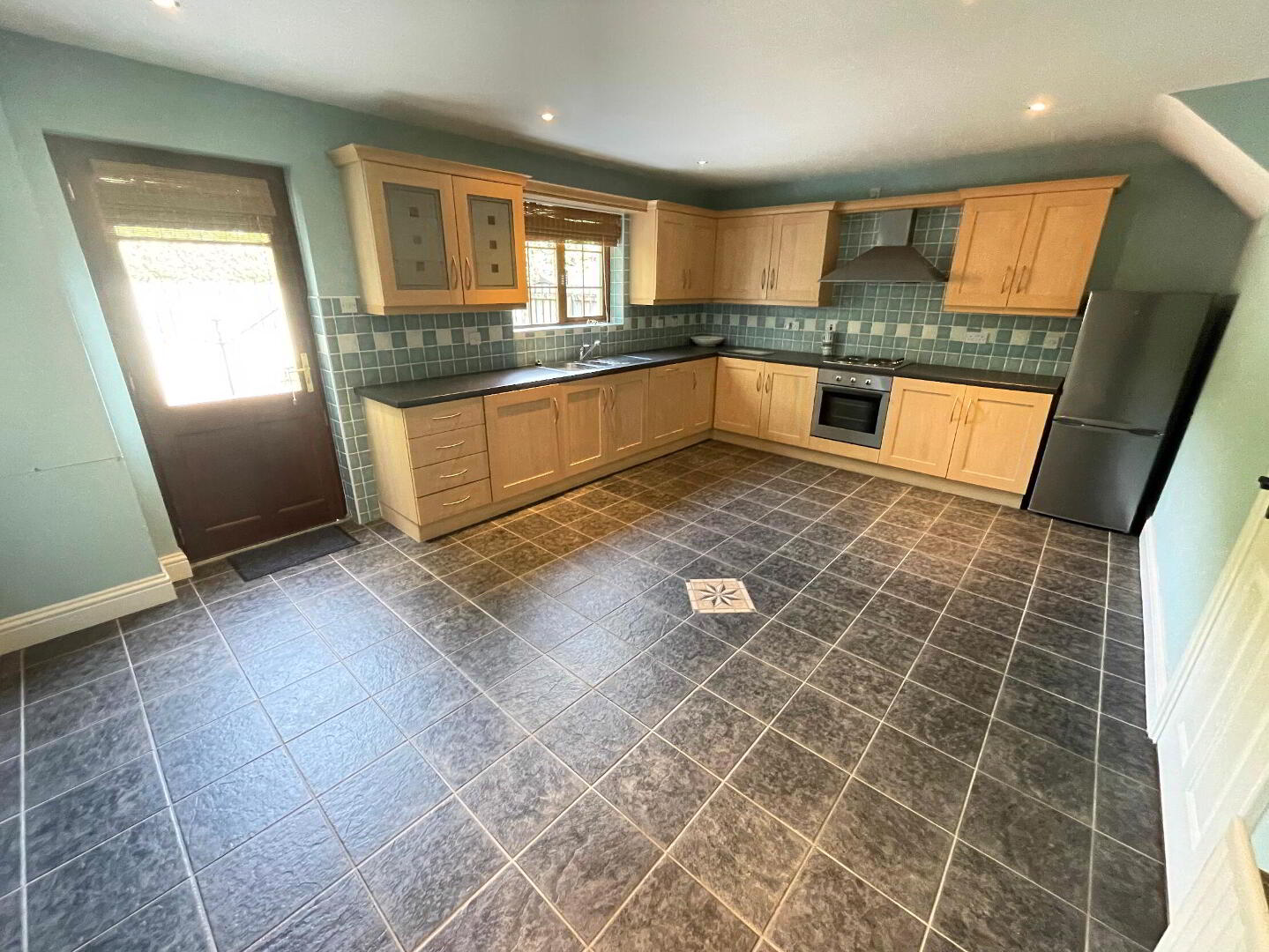6 Oakgrove 3 of 11