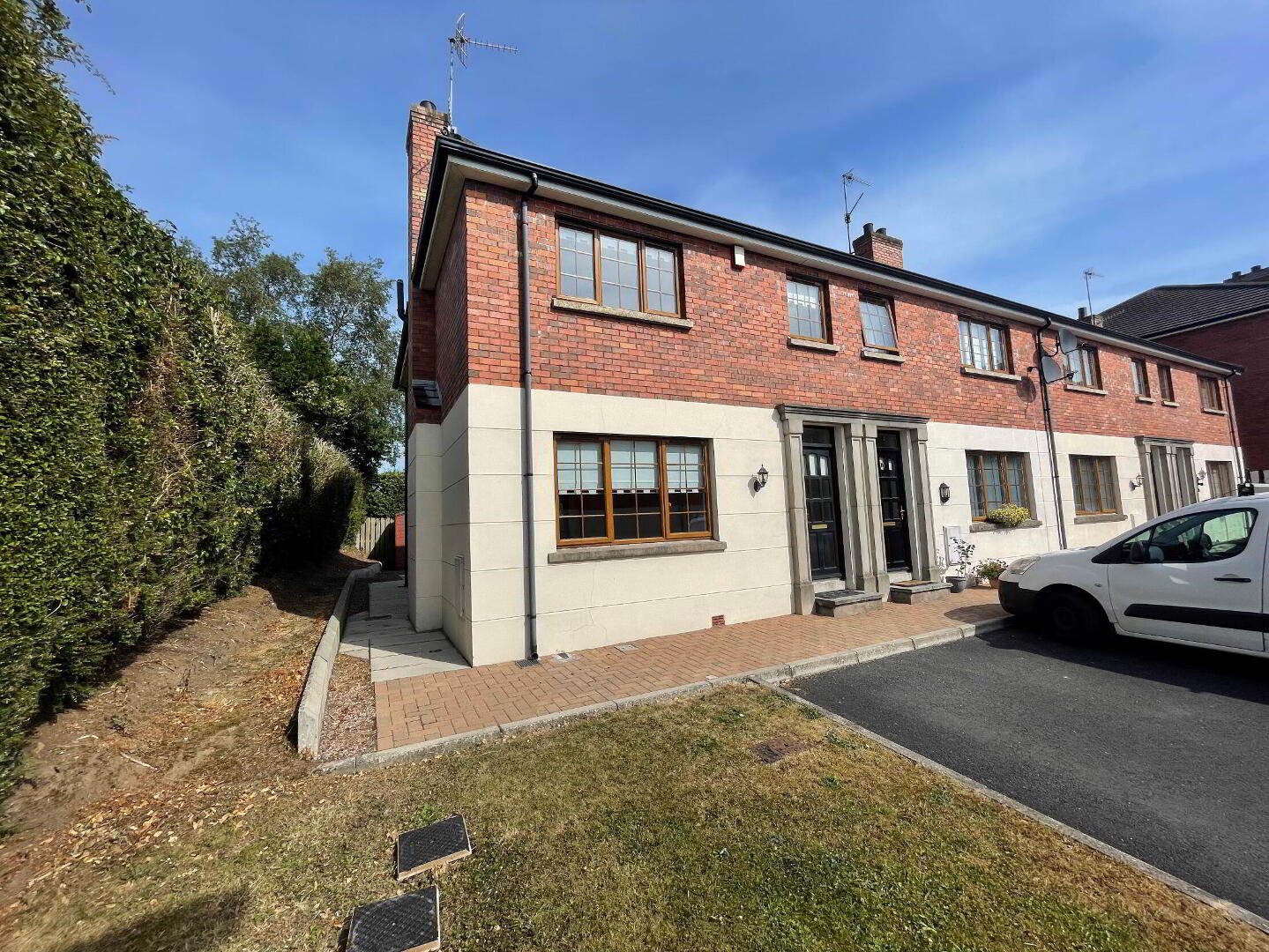 6 Oakgrove 1 of 11