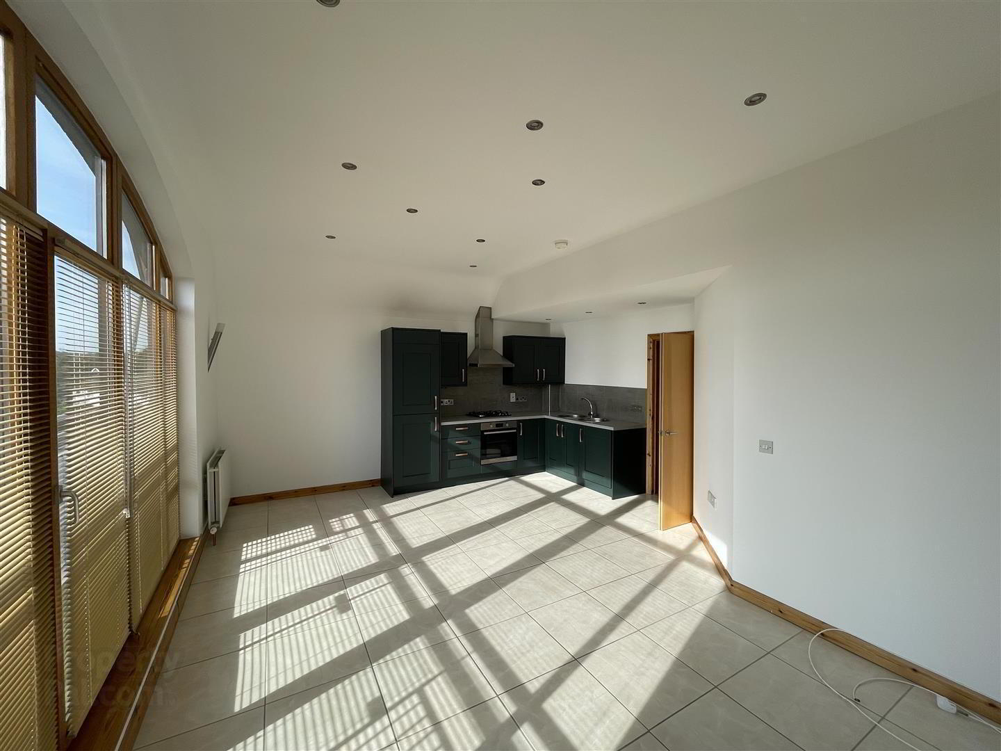 83c Shaftesbury Road 7 of 13