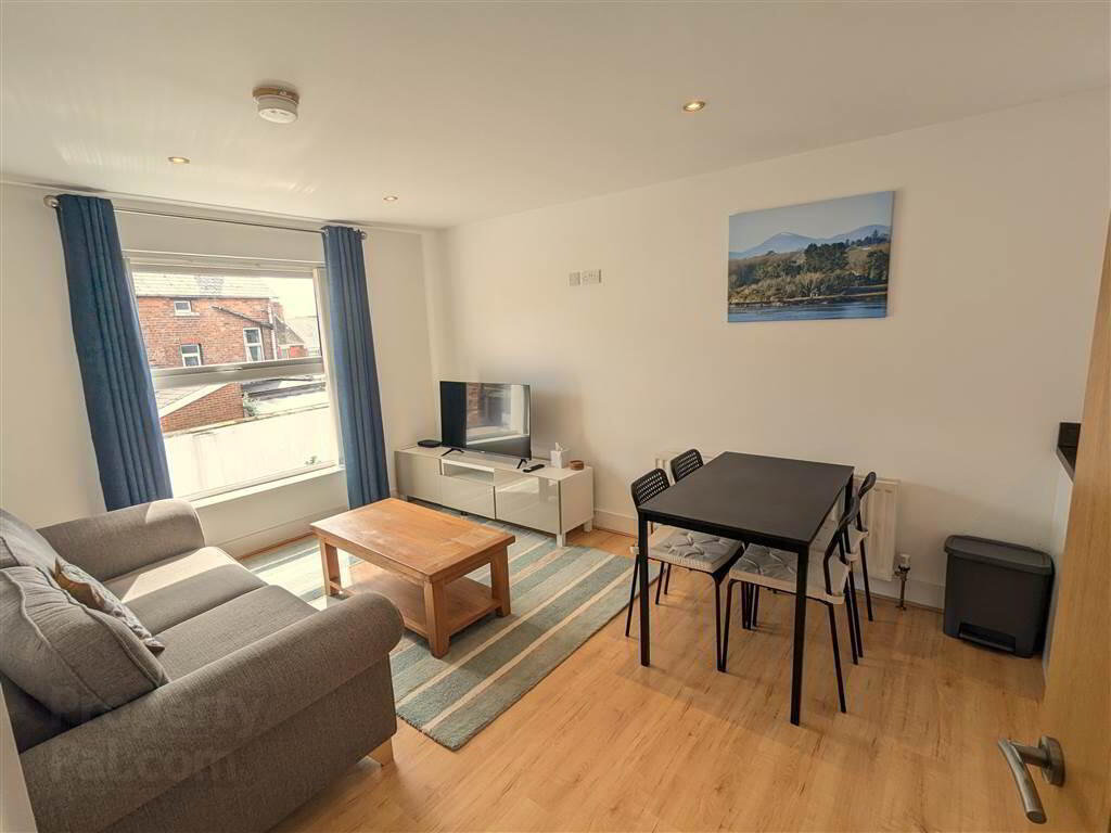 Apartment 12 Strand Central 27 Hillfoot Street 3 of 14