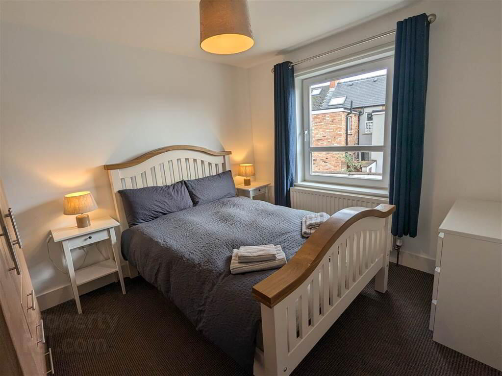 Apartment 12 Strand Central 27 Hillfoot Street 4 of 14