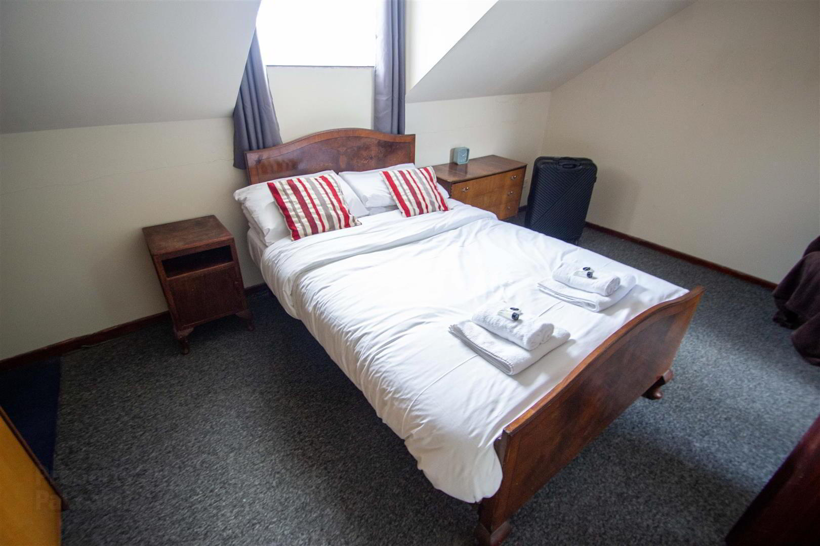 2 Self Contained Apts And Double Bedroom, 267&267a Falls Road 26 of 32