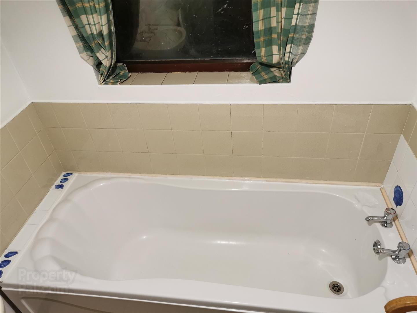 2 Self Contained Apts And Double Bedroom, 267&267a Falls Road 17 of 32