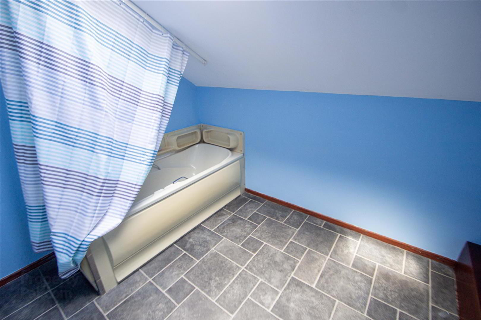 2 Self Contained Apts And Double Bedroom, 267&267a Falls Road 30 of 32
