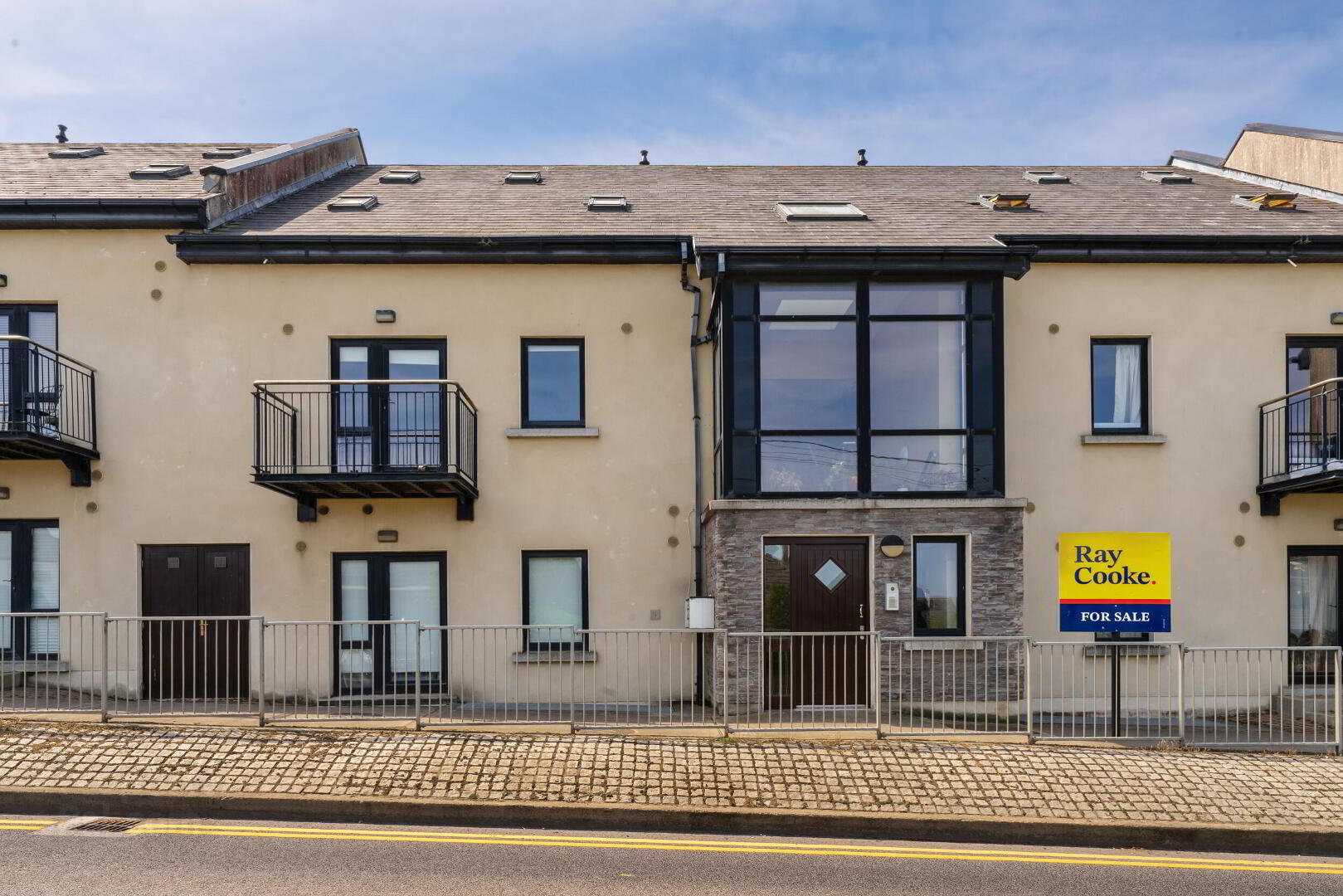 33 Slade Castle Walk 1 of 32
