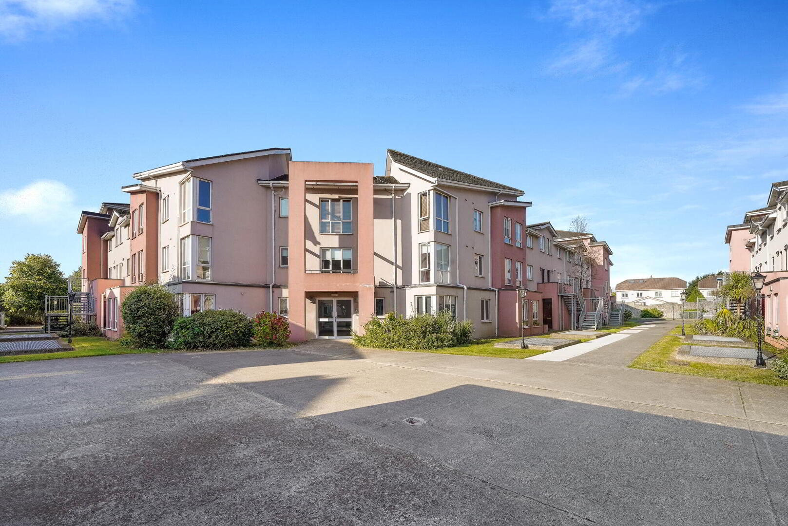 37 Orchard Way 1 of 17