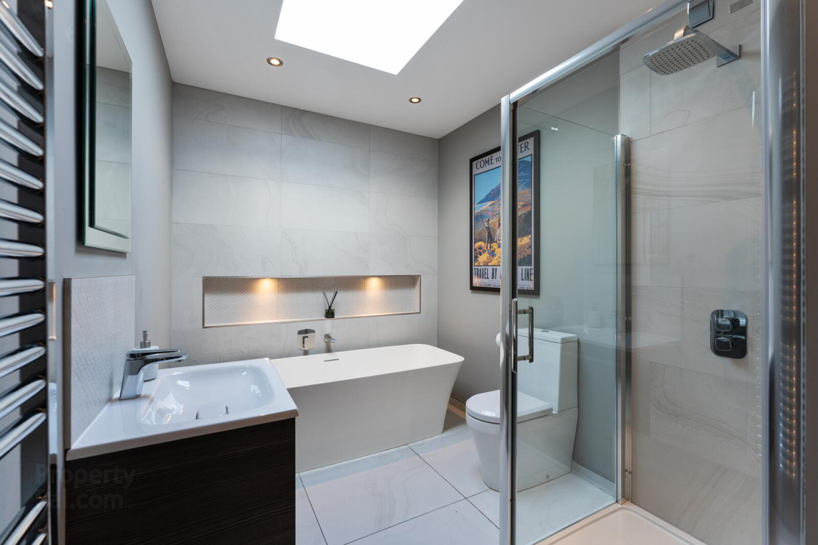 21 Downshire Lane 24 of 47
