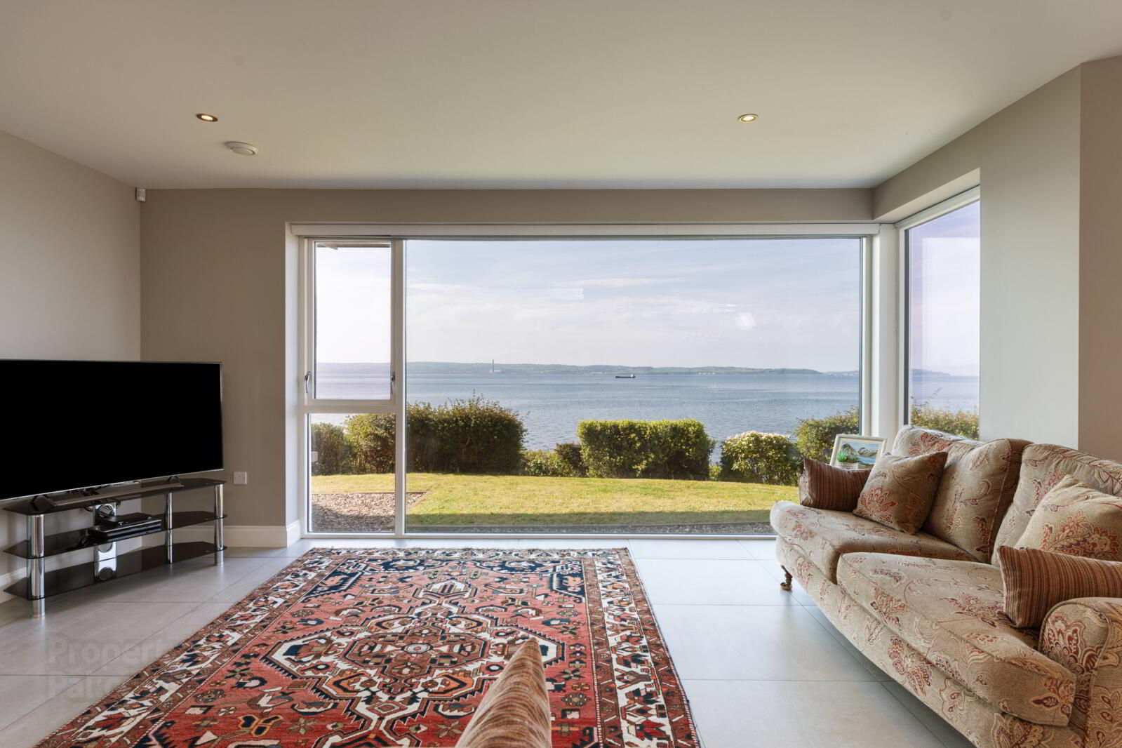 21 Downshire Lane 11 of 47