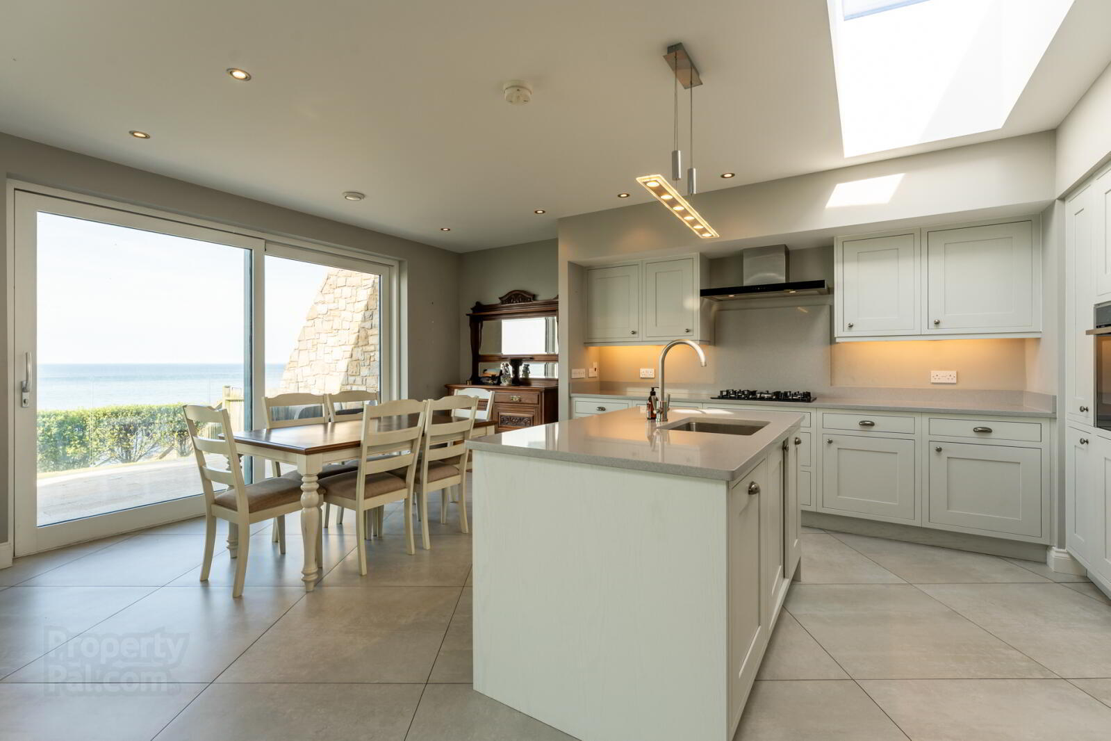 21 Downshire Lane 12 of 47