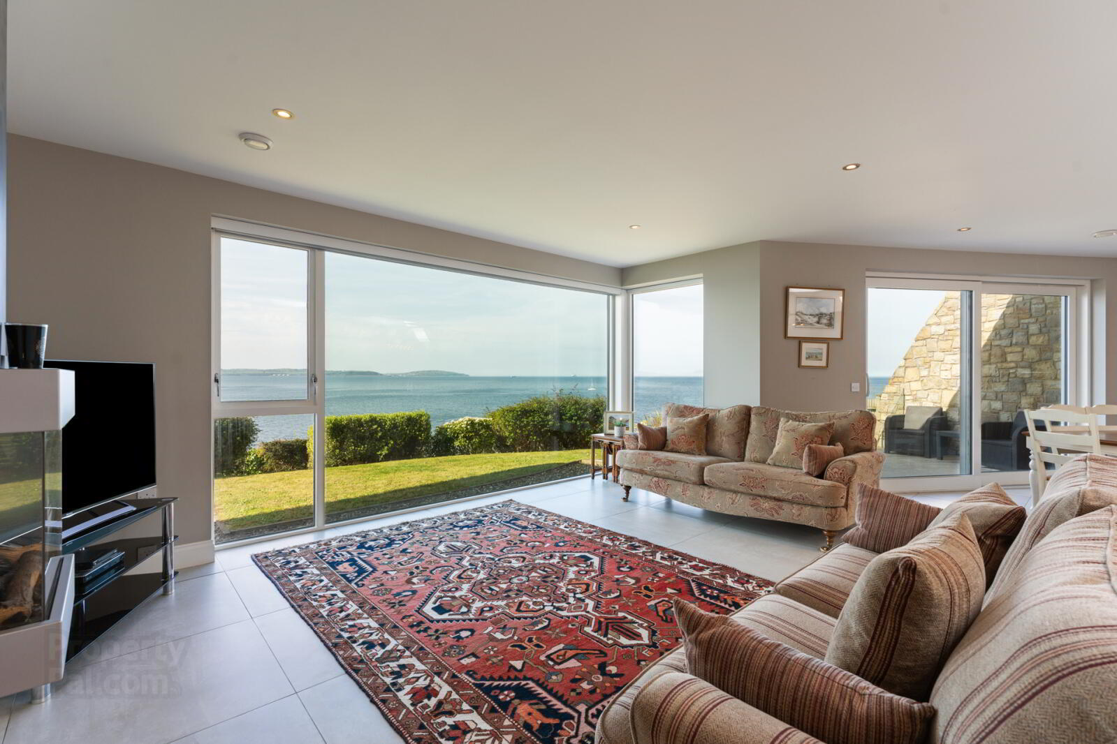 21 Downshire Lane 10 of 47