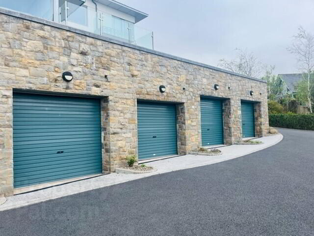 21 Downshire Lane 27 of 48