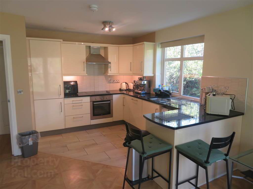 45 Glenburn Manor 3 of 7