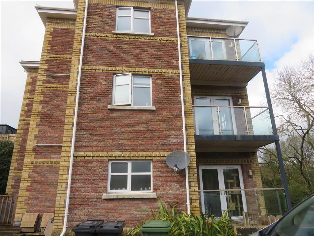 45 Glenburn Manor 1 of 7