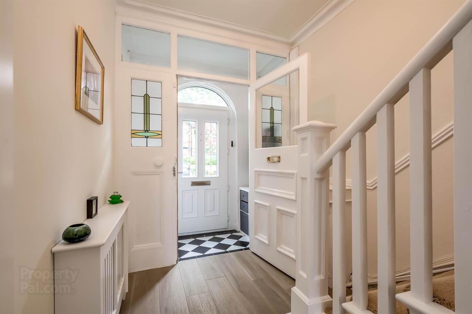 61 Martinez Avenue 5 of 34