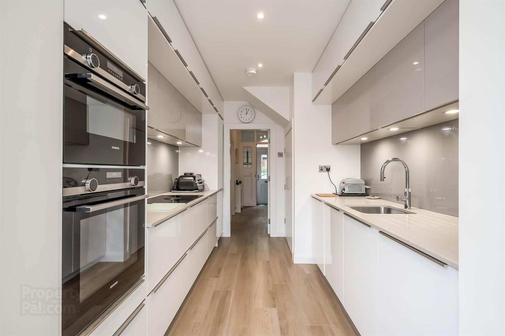61 Martinez Avenue 13 of 34