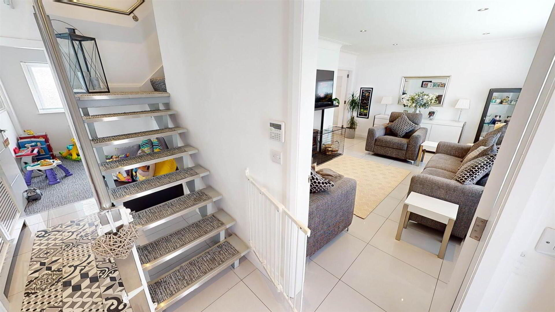 4 Landor Park 2 of 23