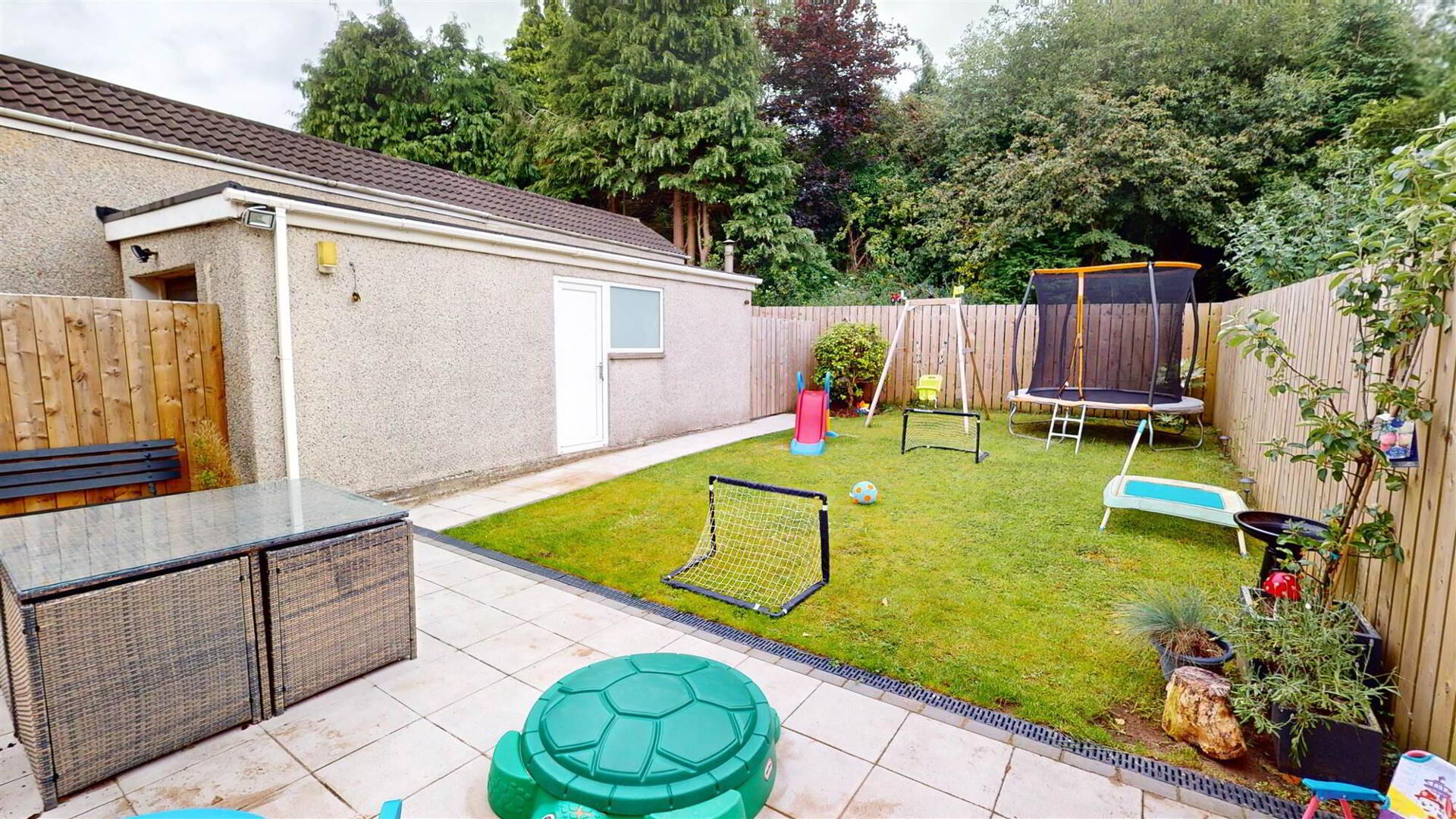 4 Landor Park 20 of 23
