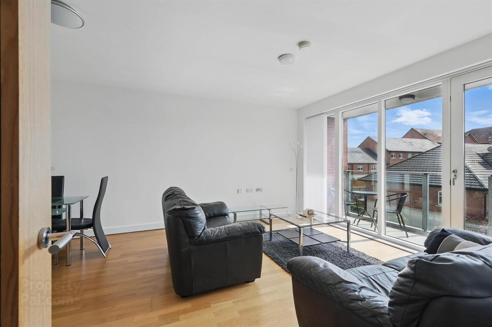 Apt 24 The Stern Building, 37 Annadale Embankment 7 of 22
