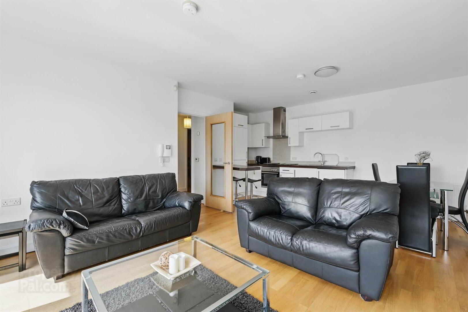 Apt 24 The Stern Building, 37 Annadale Embankment 10 of 22