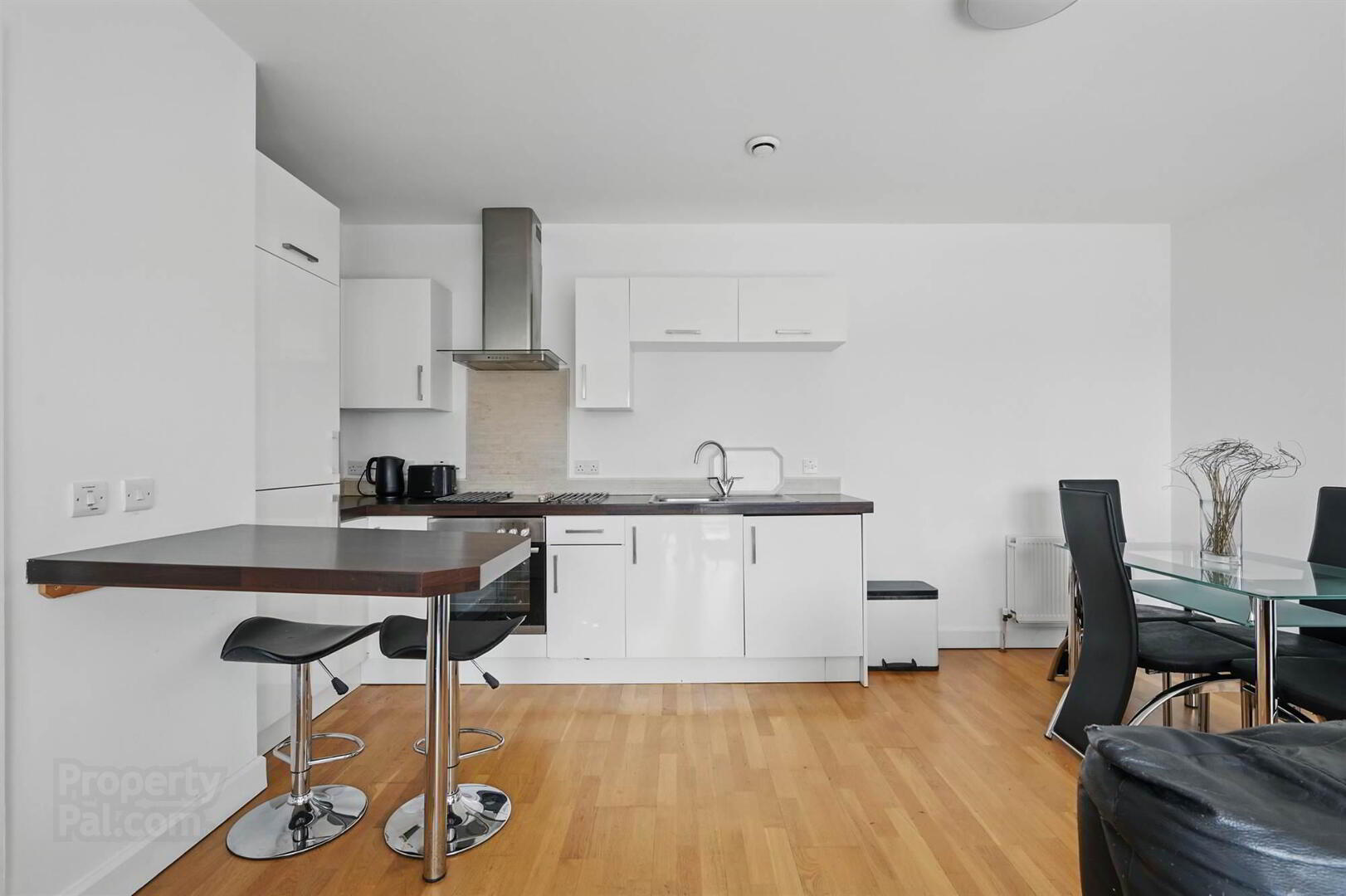 Apt 24 The Stern Building, 37 Annadale Embankment 17 of 22