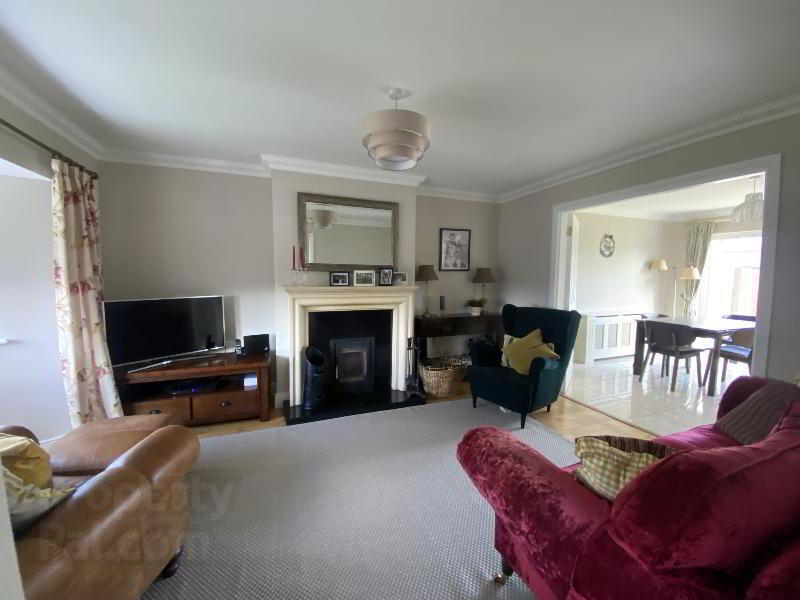 24 Ashfield Manor 4 of 21