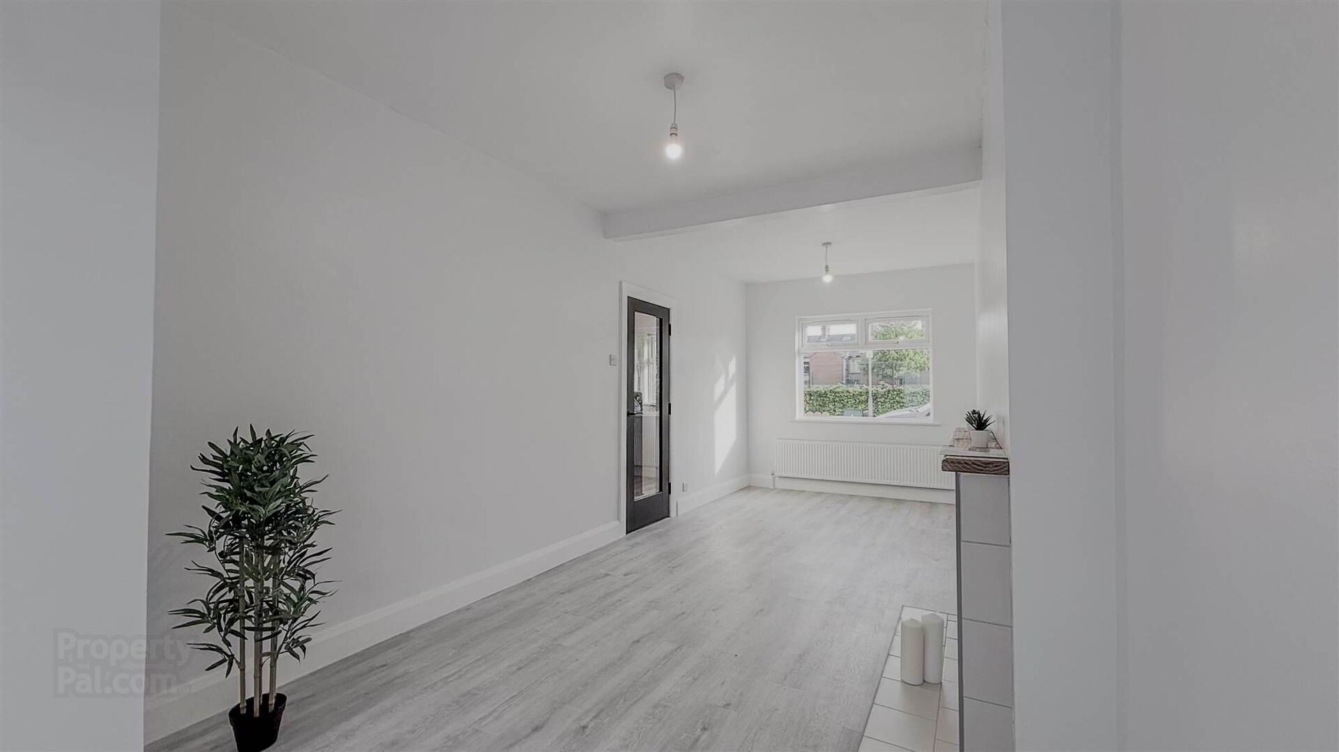 44 Strandburn Street 8 of 22