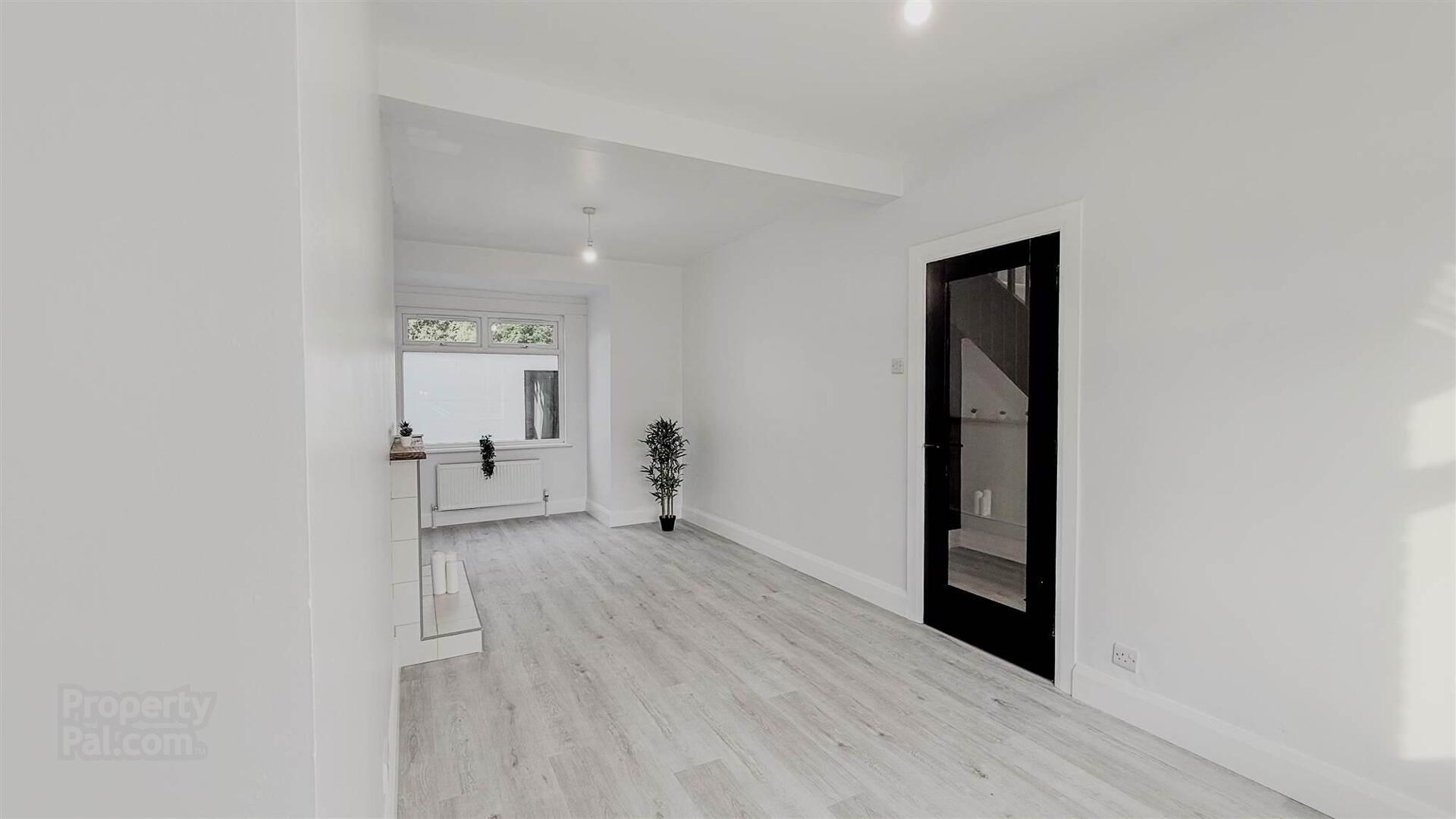 44 Strandburn Street 4 of 22