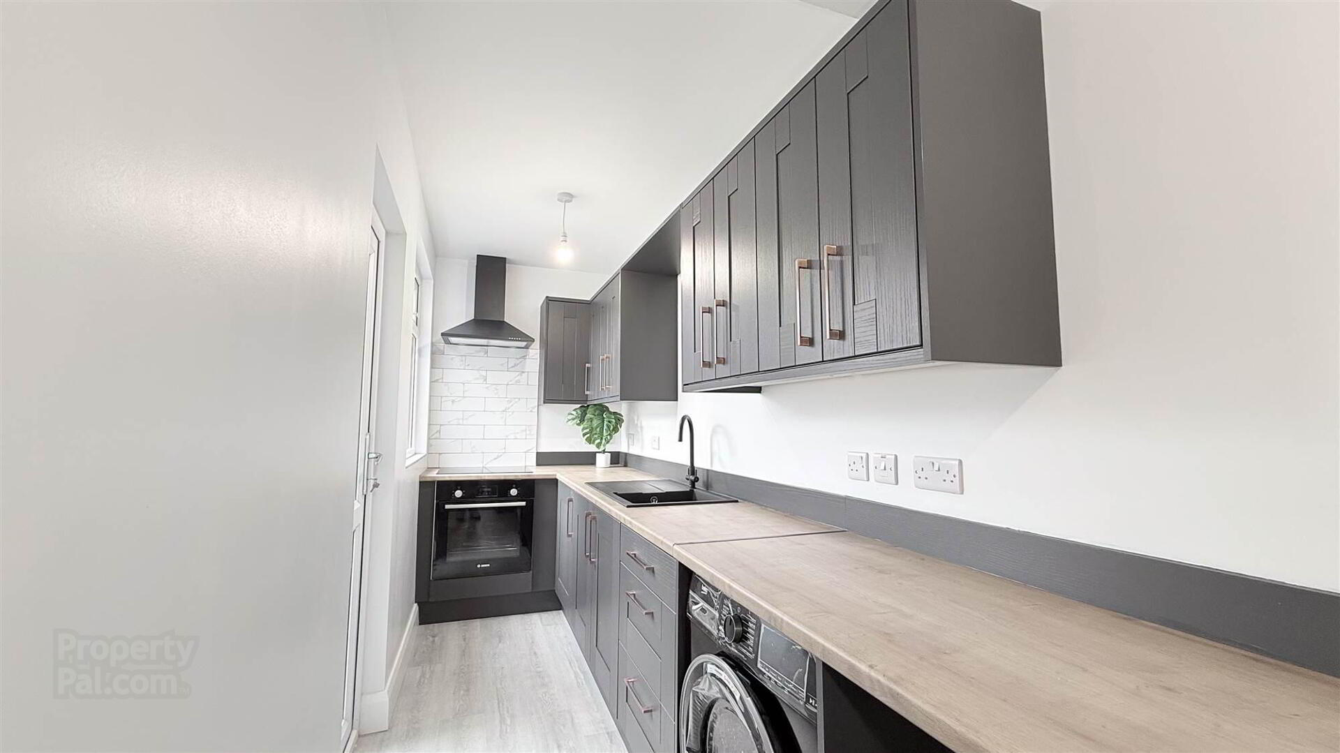 44 Strandburn Street 12 of 22