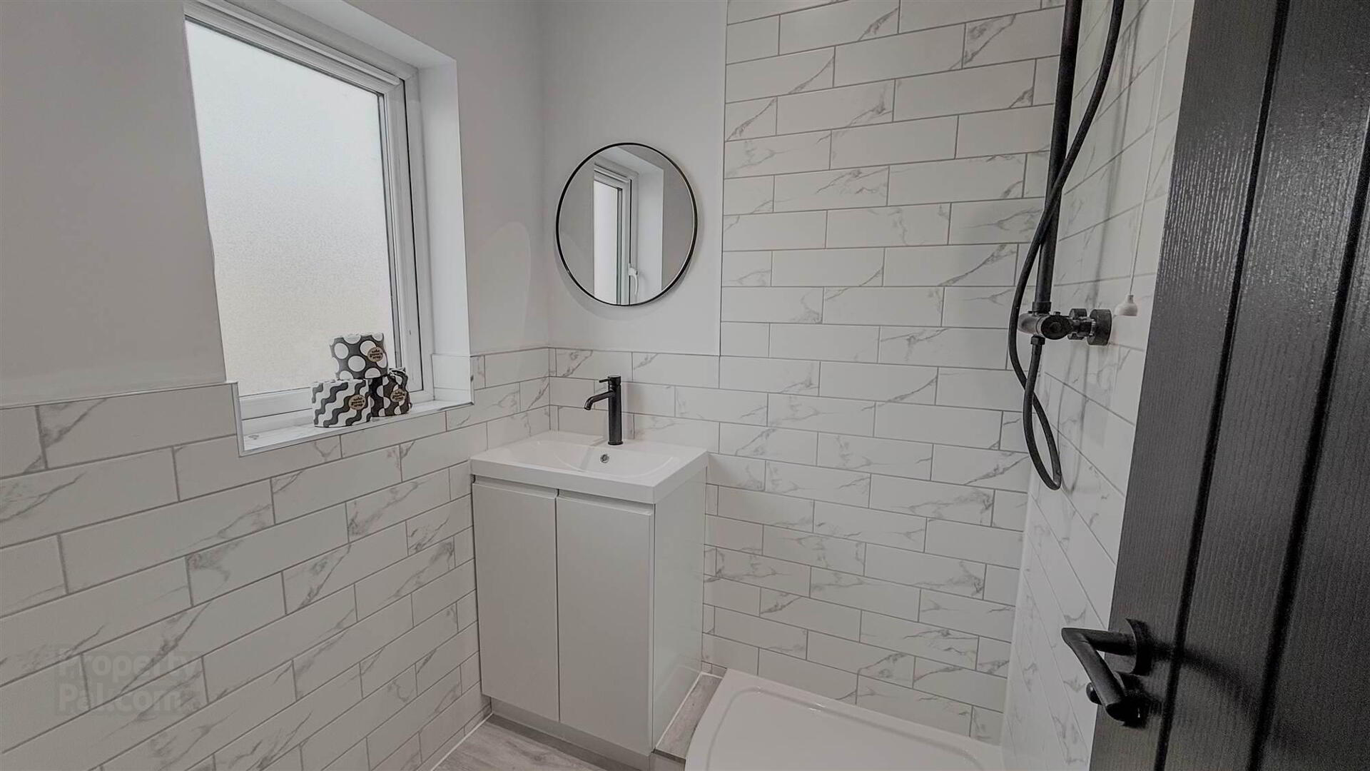 44 Strandburn Street 21 of 22