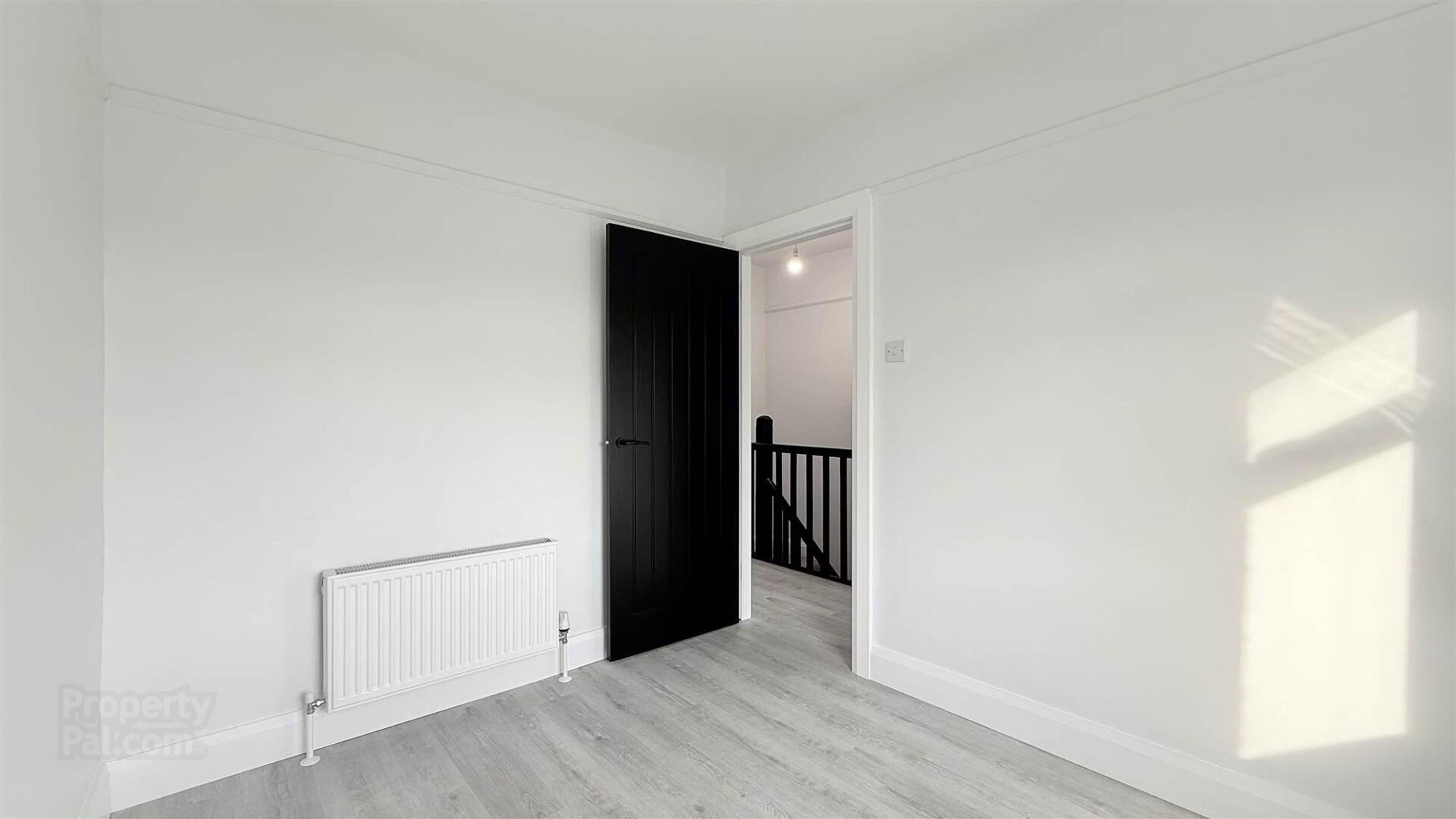 44 Strandburn Street 14 of 22