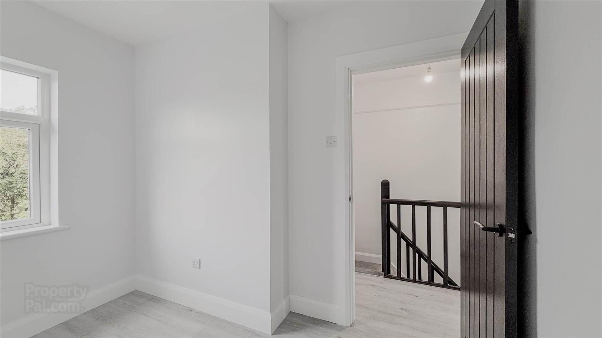 44 Strandburn Street 18 of 22