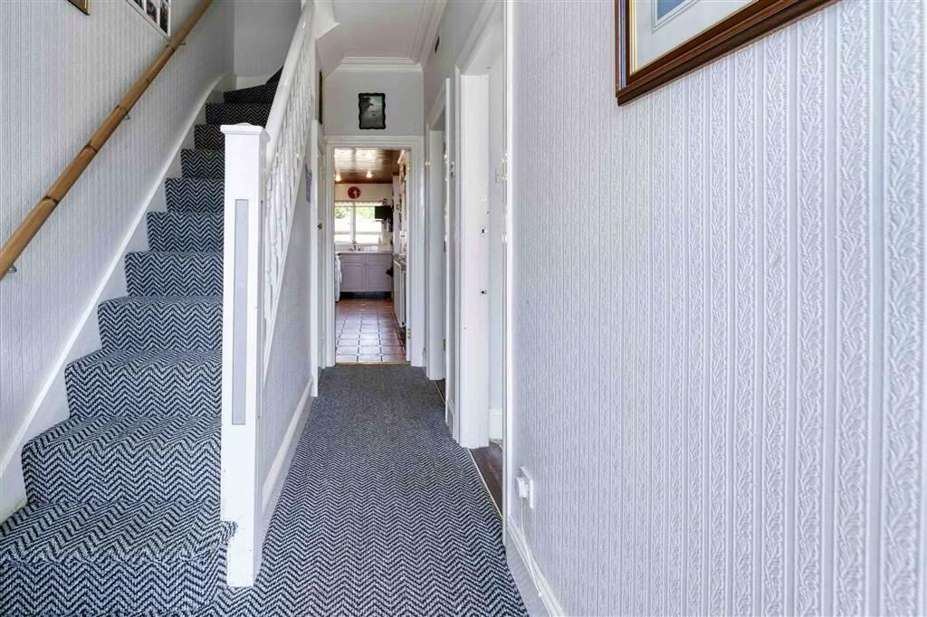 8 Ballinderry Road 3 of 16