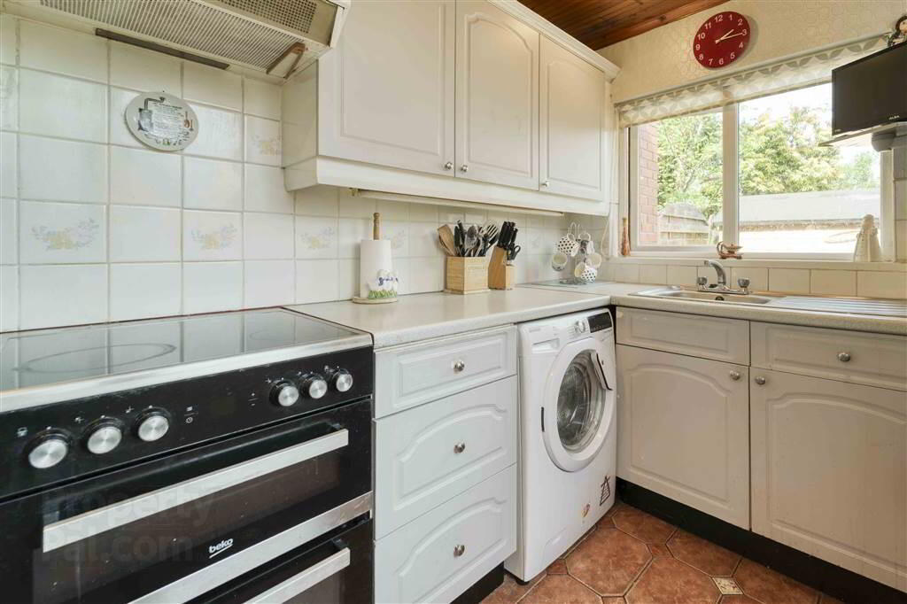 8 Ballinderry Road 7 of 16