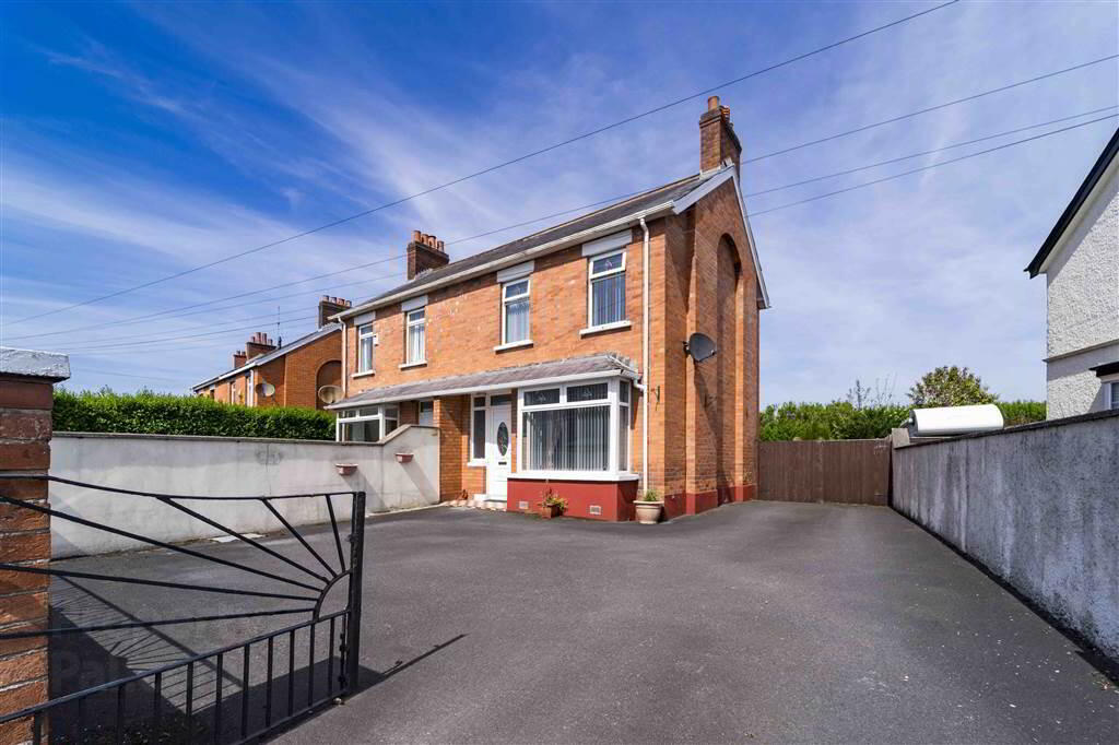 8 Ballinderry Road 1 of 16